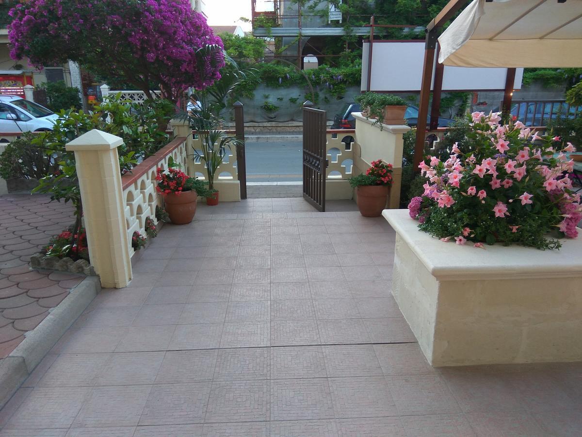 Le Camelie Bed & Breakfast Marina di Ginosa Exterior photo