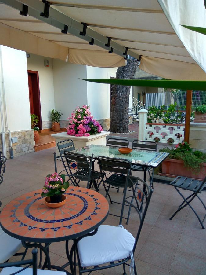 Le Camelie Bed & Breakfast Marina di Ginosa Exterior photo