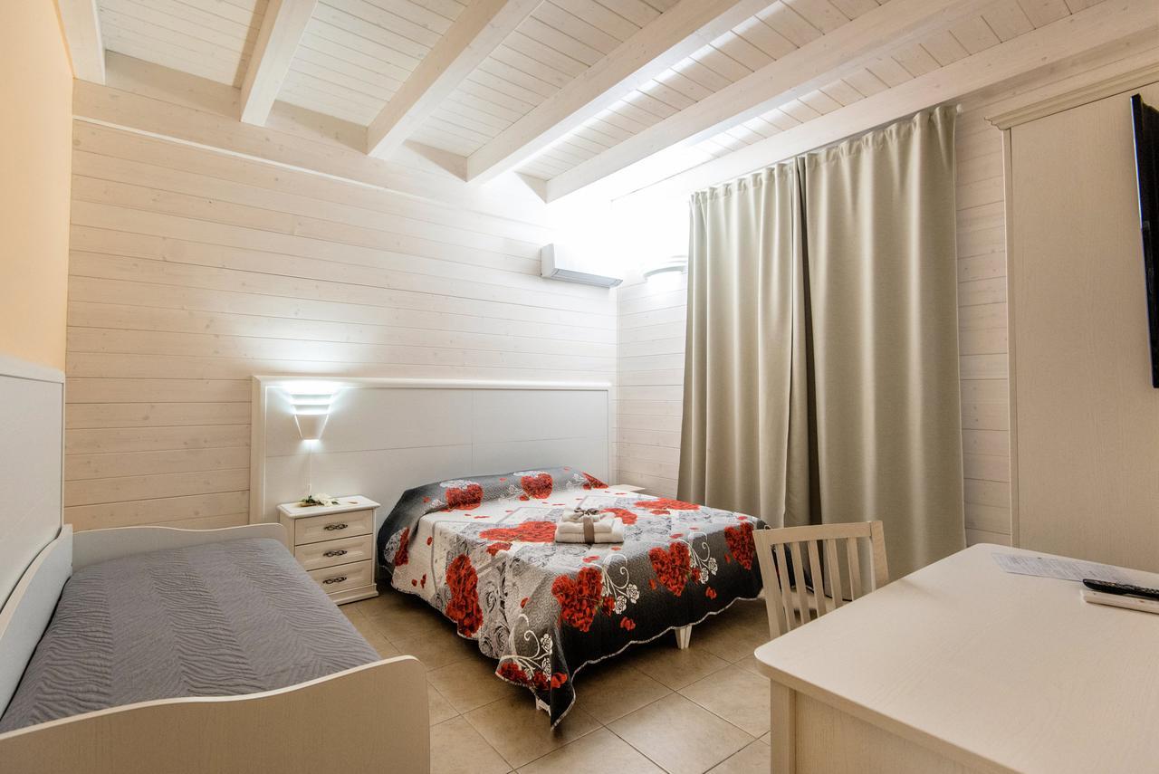 Le Camelie Bed & Breakfast Marina di Ginosa Exterior photo